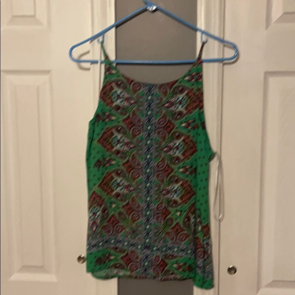 Sleeveless shirt